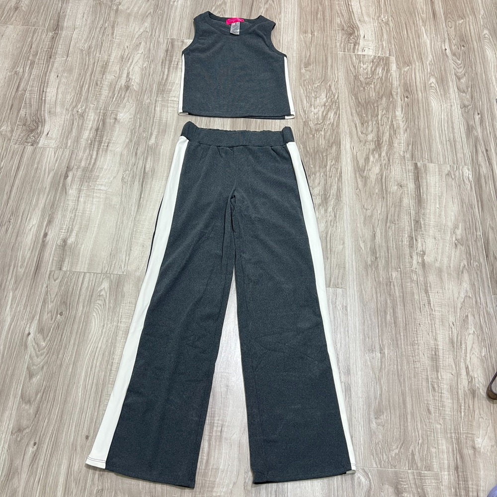 Forever Moda Women( Junior) Gray & White 2-Piece Set Sleeveless Top/Pants Size M